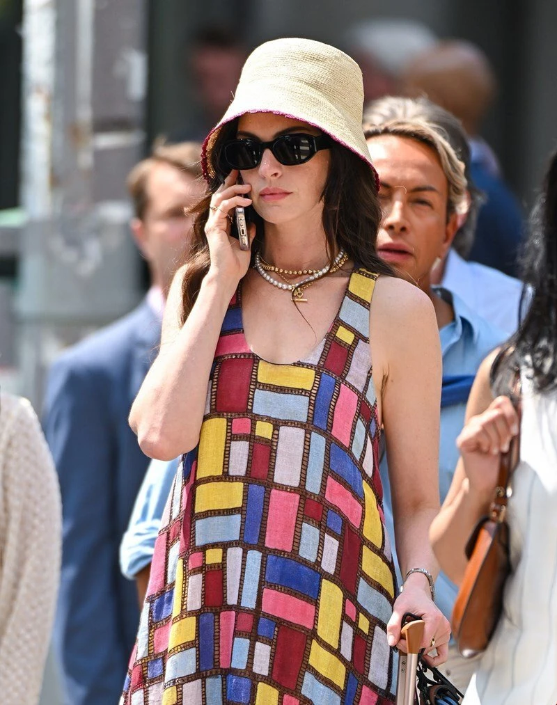 anne-hathaway2.jpg?v=0 anne-hathaway2.jpg?v=0