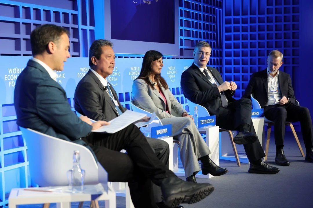 apostolos-tzitzikostas-ntavos-trump-naftilia.jpg?v=0