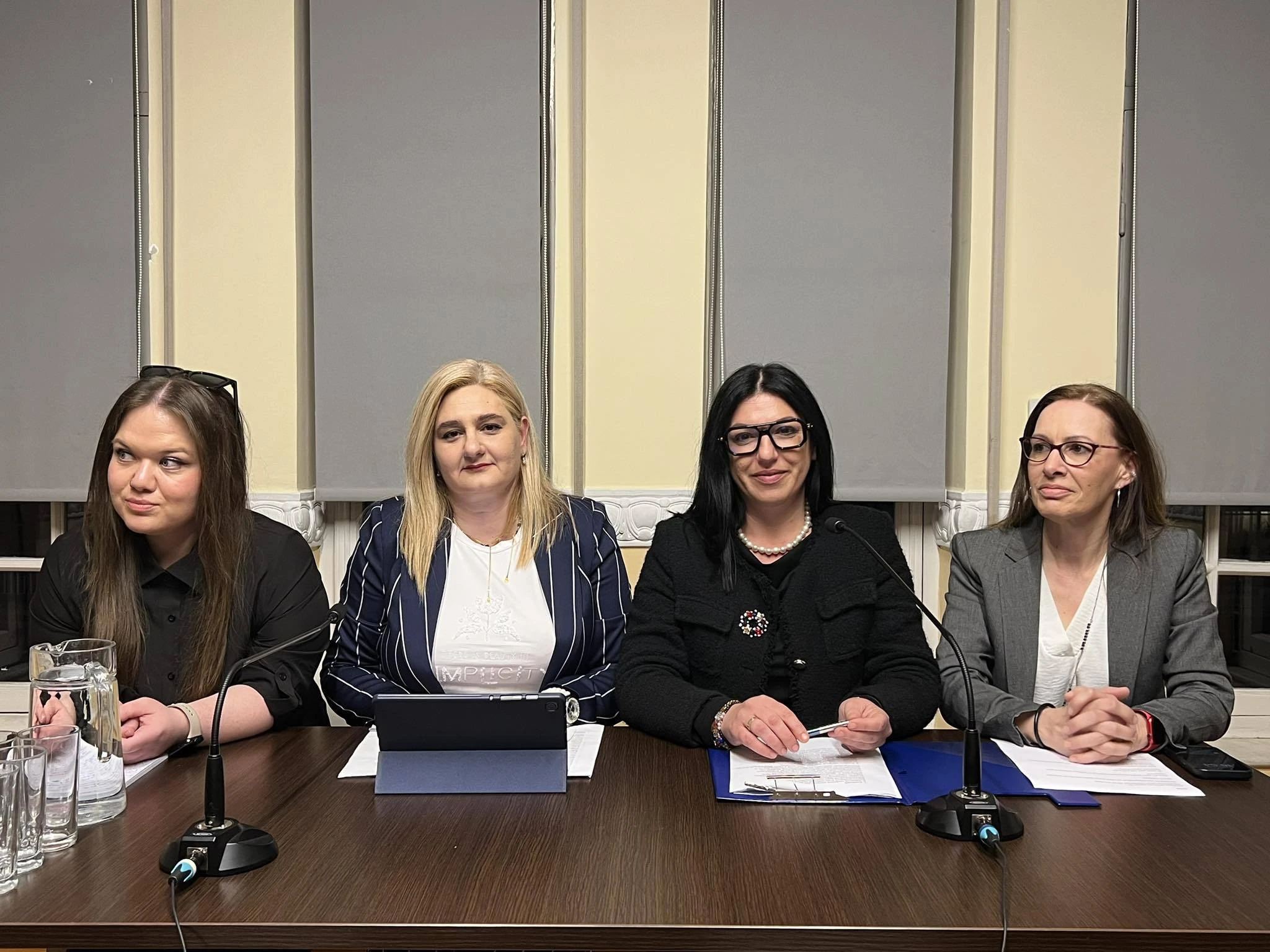 esiemth-gynaika.jpg?v=0