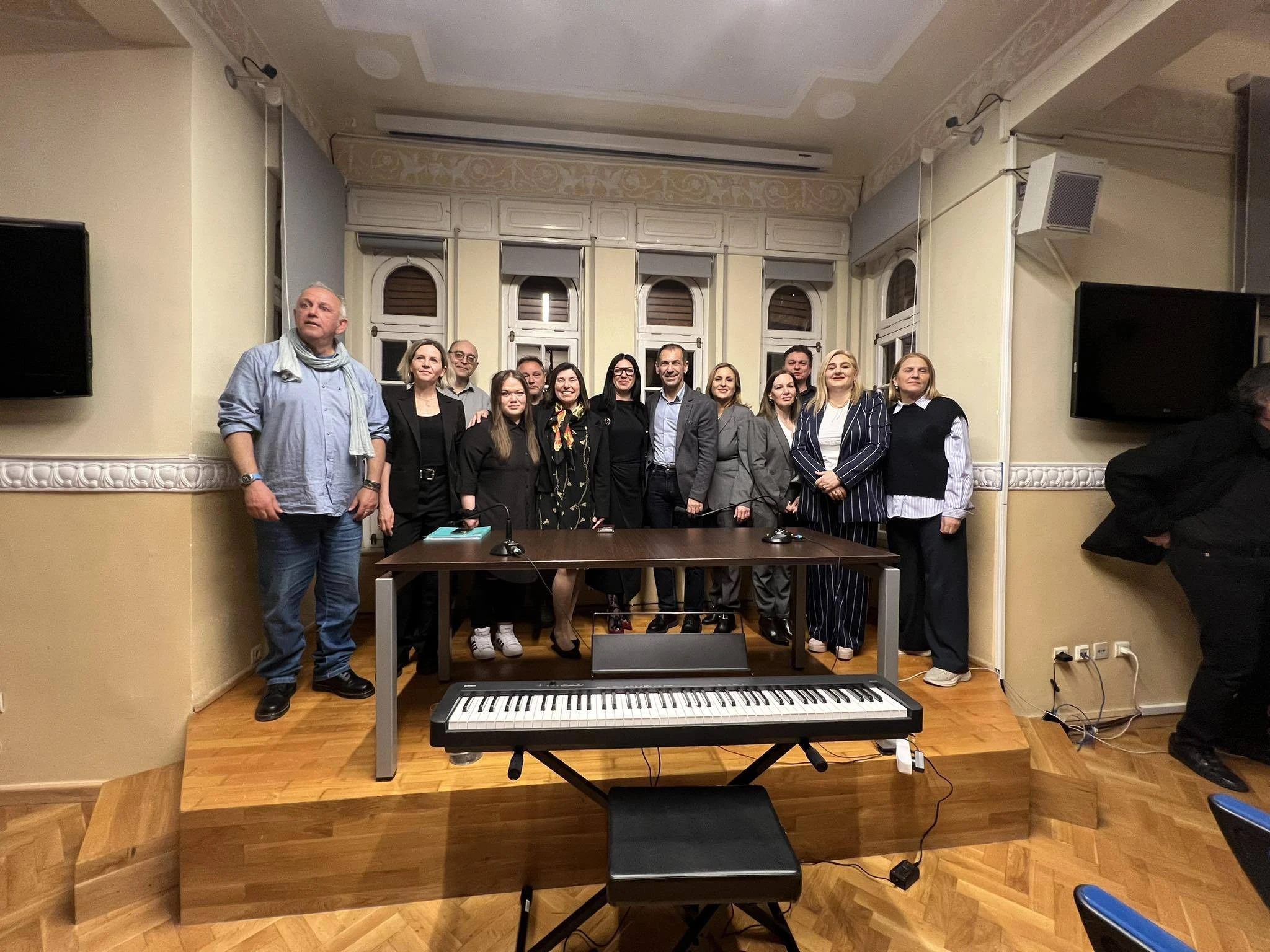 esiemth-gynaika1.jpg?v=0