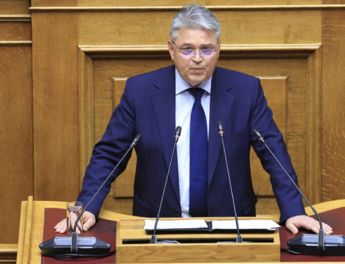 Νατσιός στη Βουλή: Η κυβέρνηση σπέρνει φόβο και υποτέλεια