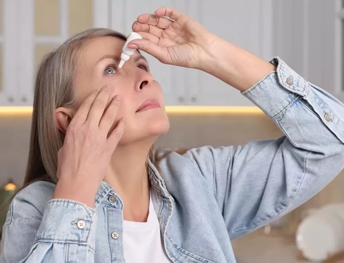 Γυαλιά πρεσβυωπίας τέλος – Οι σταγόνες που υπόσχονται καθαρό βλέμμα