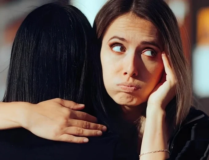 Τι σημαίνει να ξεχνάς το όνομα ορισμένων ανθρώπων, σύμφωνα με την ψυχολογία