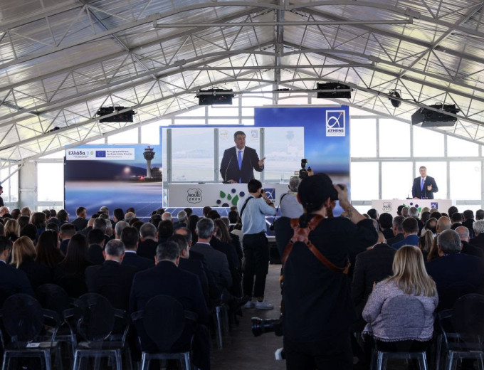 Απόστολος Τζιτζικώστας: «Το αεροδρόμιο της Αθήνας είναι το πρώτο ενεργειακά αυτόνομο στην Ελλάδα»