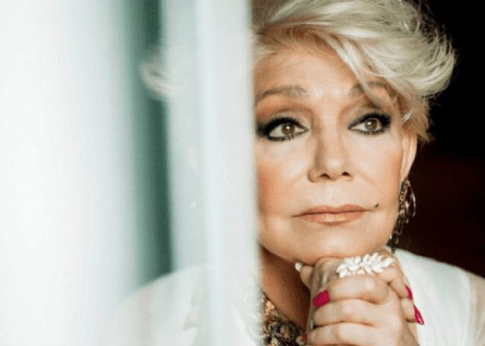 Μαρινέλλα: Κάποιοι κοιμούνται και ξυπνούν με την αγωνία πόσα like και σχόλια πήραν. Είναι ζωή αυτή;