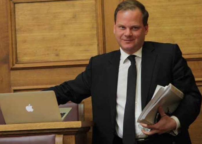 ΚΩΣΤΑΣ ΚΑΡΑΜΑΝΛΗΣ: ΒΟΛΙΚΟΣ Ο ΤΣΙΠΡΑΣ ΓΙΑ ΤΗΝ ΠΟΛΙΤΙΚΗ ΤΗΣ ΜΕΡΚΕΛ!