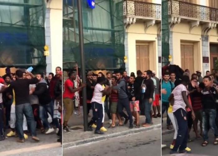 ΣΑΜΟΣ:ΜΕΤΑΝΑΣΤΕΣ ΠΛΑΚΩΝΟΝΤΑΙ ΣΕ ΑΤΜ ΓΙΑ ΤΟ ΕΠΙΔΟΜΑ ΠΟΥ ΤΟΥΣ ΔΙΝΕΙ Η ΚΥΒΕΡΝΗΣΗ!