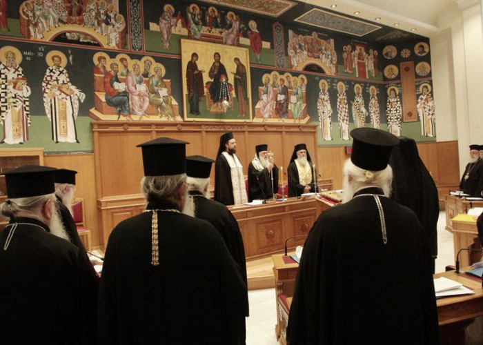 ΙΕΡΑΡΧΙΑ: «ΚΟΚΚΙΝΗ ΓΡΑΜΜΗ» ΤΟ ΜΙΣΘΟΛΟΓΙΟ ΤΩΝ ΚΛΗΡΙΚΩΝ!