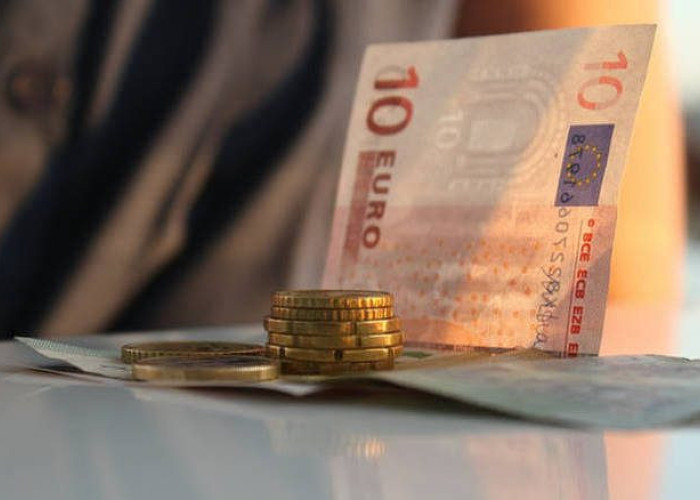 ΣΥΝΤΑΞΕΙΣ: TΑ ΝΕΑ ΠΟΣΑ ΣΕ ΔΗΜΟΣΙΟ ΚΑΙ ΙΚΑ!