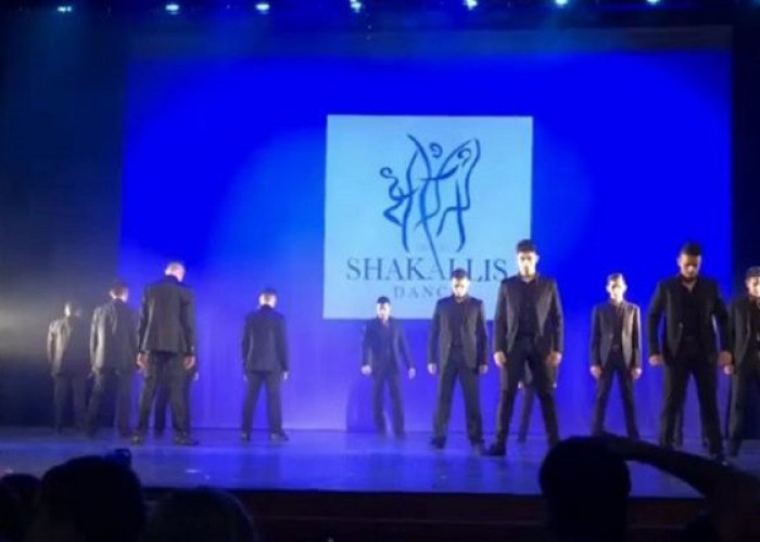 Η ΧΟΡΟΓΡΑΦΙΑ ΤΟΥ ΖΕΙΜΠΕΚΙΚΟΥ ΠΟΥ ΕΧΕΙ ΤΡΕΛΑΝΕΙ ΤΟ ΔΙΑΔΙΚΤΥΟ!