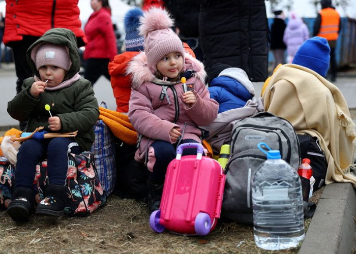 11.350 Ουκρανοί ήδη βρίσκονται στην Ελλάδα: 3.680 ανήλικοι ψάχνουν σχολείο!
