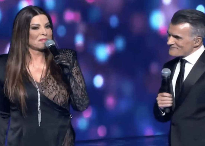 J2US: Άντζελα Δημητρίου και Παύλος Σταματοπουλος στη σκηνή – Το σχόλιο της Καίτης Γαρμπή