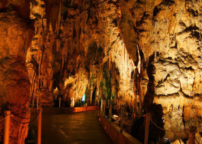 Απέσπασε το Σπήλαιο Αλιστράτης: Το βραβείο «Travellers Choice» του Trip Advisor
