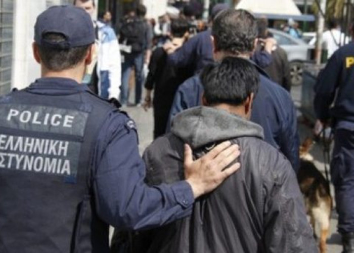 Συνελήφθη διακινητής με επτά παράνομους μετανάστες