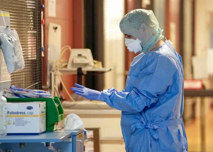 Κορονοϊός ή γρίπη; Αυτά είναι τα συμπτώματα, πώς θα καταλάβετε τι έχετε