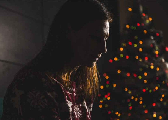 19 και 17 ετών τα παιδιά πια. Στολίζω το δέντρο μόνη μου για πρώτη φορά