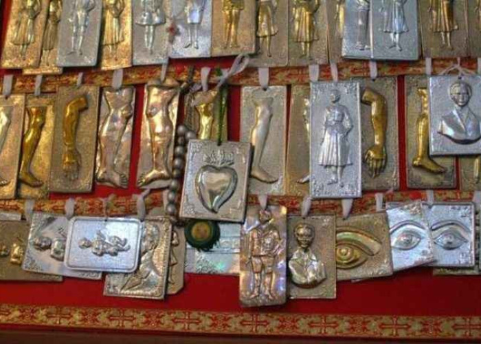 Δύο νεαροί Ρομά: Παραβίασαν Ναό και έκλεψαν τα… τάματα!