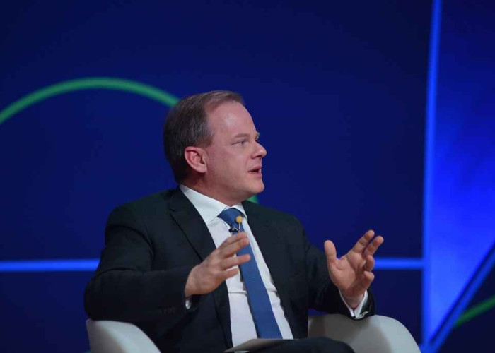 Η παρουσία Καραμανλή στην Βουλή βαλβίδα αποσυμπίεσης για το πολιτικό σύστημα!