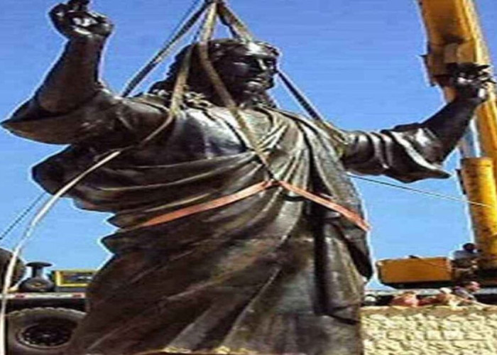 Οι Σύριοι ύψωσαν το δεύτερο μεγαλύτερο γλυπτό στον κόσμο αφιερωμένο στο Χριστό!