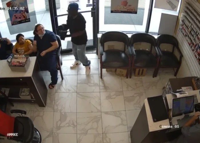 Ληστής για κλάματα στην Ατλάντα των ΗΠΑ – Πελάτες τον αγνοούν και φεύγει με άδεια χέρια!