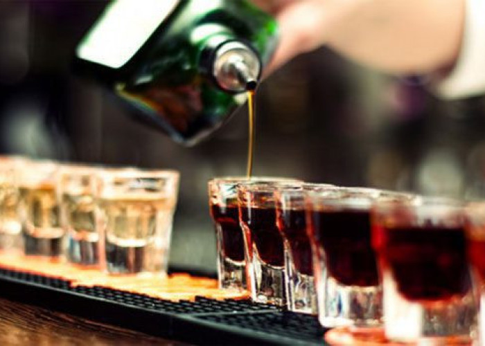 Τραγωδία στον Πειραιά: 18χρονος πέθανε από κατανάλωση αλκοόλ σε νυχτερινό κέντρο