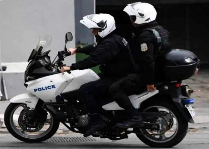 Εύβοια: Έκαψε με σίδερο το θετό ανάπηρο παιδί του!