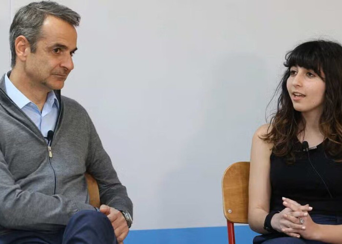 Μητσοτάκης στην εκδήλωση για το bυllying: «Κι εμένα μου πετоύσαν την τσάντα απó το παράθuρο»