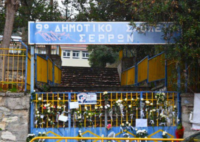 Τι είναι η συγκλίνουσα αμέλεια από υπόχρεο Ποια είναι η κατηγορία για τους 11 κατηγορούμενους;