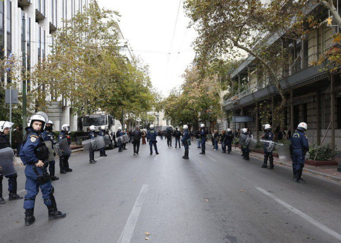 Πολυτεχνείο: Δρακόντεια τα μέτρα της ΕΛ.ΑΣ στην Αθήνα – Επί ποδός 5.000 αστυνομικοί, ελικόπτερα, drones και αύρες