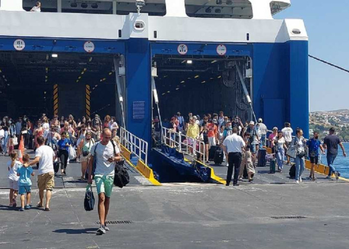 Πάνω από 40.000 άτομα έκαναν διακοπές τον Αύγουστο με voucher κοινωνικού τουρισμού της ΔΥΠΑ
