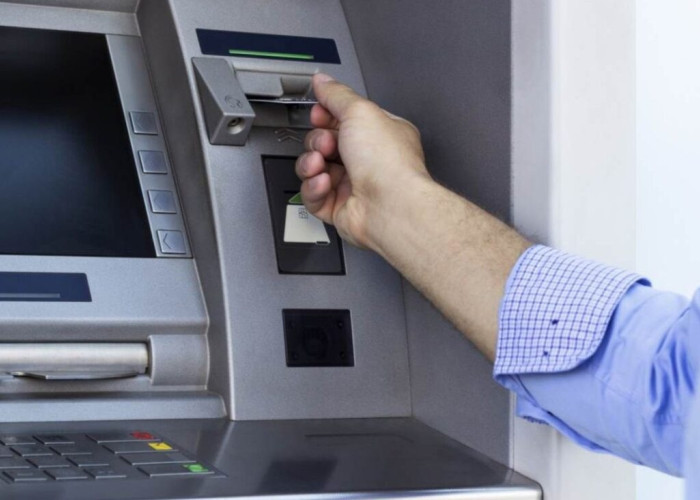 Τραπεζικές χρεώσεις: Πότε μηδενίζονται και ποιες συναλλαγές αφορούν