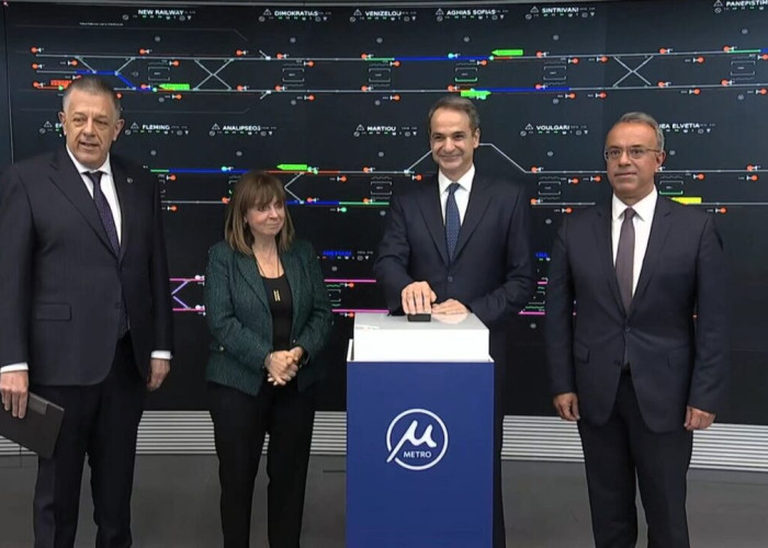 Εγκαίνια Μετρό Θεσσαλονίκης: Ο Μητσοτάκης πάτησε συμβολικά το κουμπί σηματοδοτώντας την έναρξη λειτουργίας του 