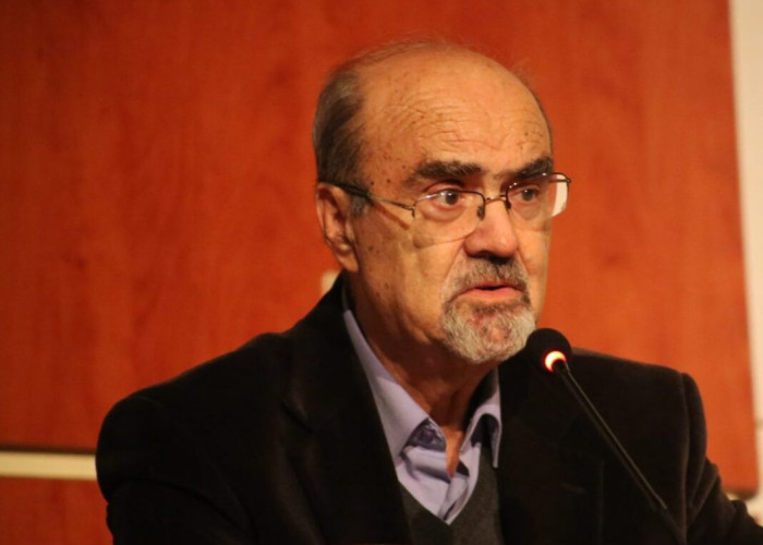 Μαθήματα Κλασσικής Παιδείας: Η Δημοκρατία και τα Δυναστικά πολιτεύματα με τον Ζήση Μητλιάγκα