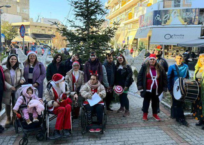 Τα παιδιά του ΚΔΑΠ-ΜΕΑ «Συνύπαρξη» έψαλλαν τα κάλαντα των Χριστουγέννων στην Δήμαρχο Σερρών