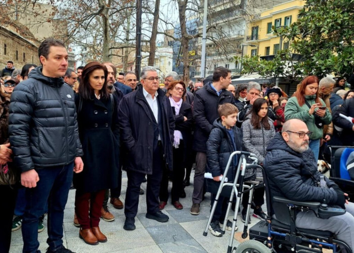 Ο Δημήτρης Κουτσούμπας παρών στη συγκέντρωση για τα Τέμπη στις Σέρρες