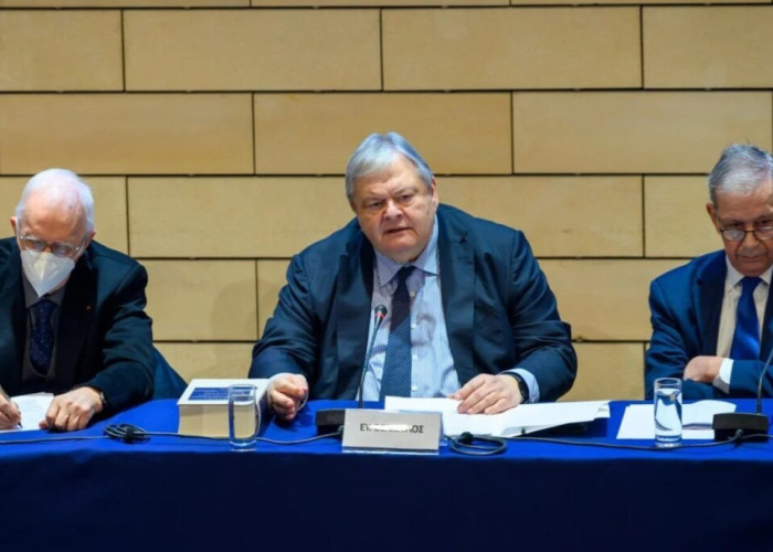 Ε. Βενιζέλος: Εκδήλωση για την κυκλοφορία της έκδοσης «Το ελληνικό σύνταγμα – Κατ΄άρθρο Ερμηνεία Τόμο Ι, Άρθρα 1 – 25»