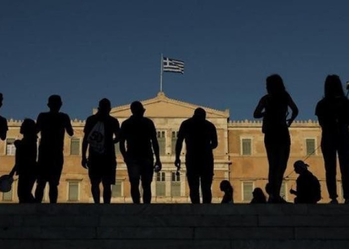Γρηγόρης Ζαρωτιάδης: Πλεόνασμα και Μέτρα για τη Στήριξη της Κυβέρνησης