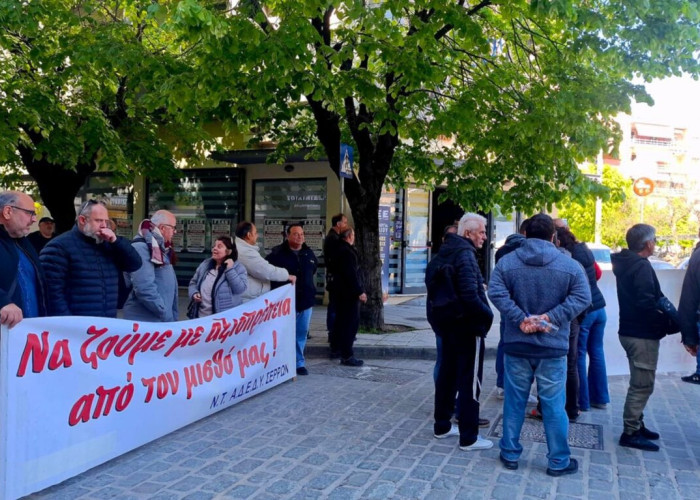 Στην απεργία της ΓΣΕΕ της ΑΔΕΔΥ Τρεις και ο κούκος
