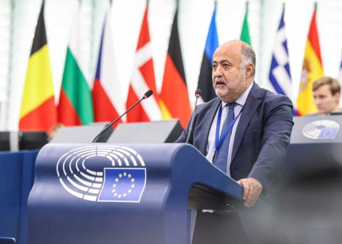 Απάντηση Κομισιόν σε Δ.Τσιόδρα: Έρχεται νέο νομοθετικό πλαίσιο για την προστασία των ανηλίκων