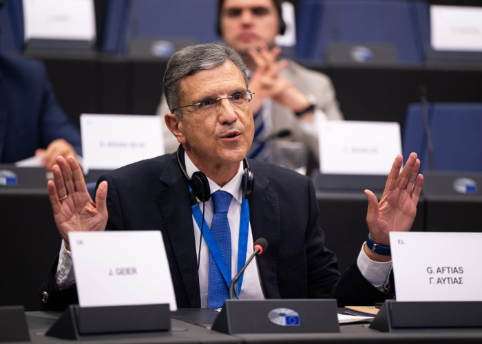 Απάντηση της ΚΟΜΙΣΙΟΝ σε Γ. Αυτιά: Αυστηρό νομικό πλαίσιο προστασίας καταναλωτών από παράνομες ηλεκτρονικές πλατφόρμες