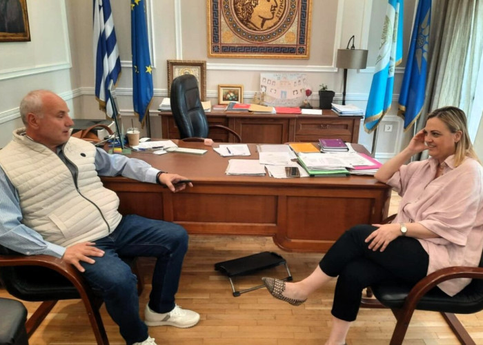 Σέρρες: Επίσκεψη Κοτσαμπά στη Βαρβάρα Μητλιάγκα για την επικρατούσα κατάσταση λόγω ρύπανσης του δικτύου ύδρευσης