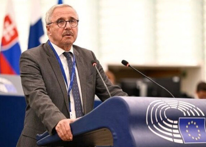 Γιάννης Μανιάτης: Πώς προστατεύετε τους Χριστιανικούς πληθυσμούς στη Συρία;