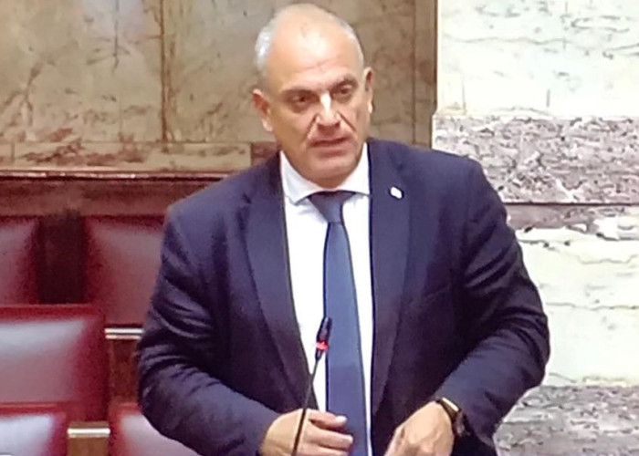 Κώστας Μπούμπας :Προτίθεσθε να πάρετε πίσω την απόφασή για δημιουργία Κλειστή Δομής στις Σέρρες;