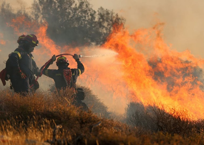 Οι πυρκαγιές σε Κρήτη και Χαλκιδική στο διεθνή τύπο