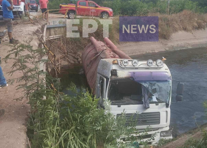 Βυτιοφόρο έπεσε σε κανάλι στη Νιγρίτα Σερρών
