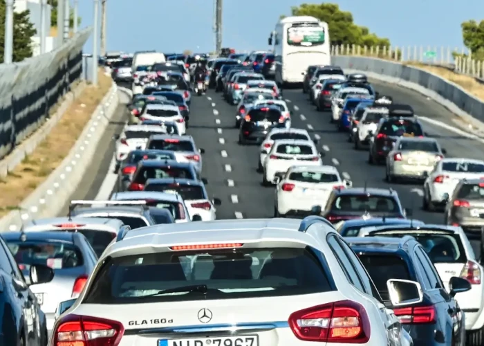 Επιστροφή αδειούχων του Αυγούστου: Αυξημένη η κίνηση στην Αθηνών – Κορίνθου, χαμηλές ταχύτητες από Κινέτα μέχρι Μέγαρα