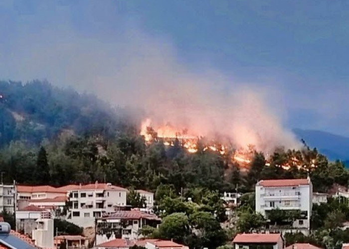 Πυρκαγιά στην Ακρόπολη Σερρών
