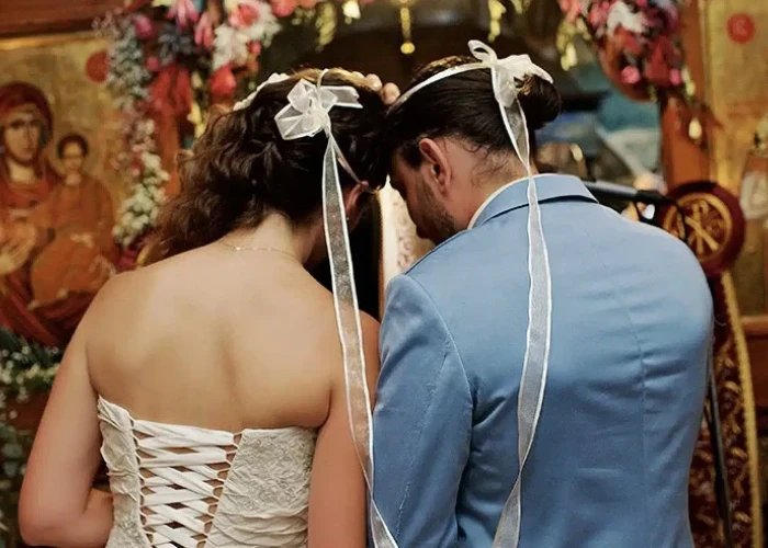 Οpγή με τις «ταρίφες» στις εκκλησίες σε γάμους και βαφτίσεις – Τα «ιερά» πακέτα και η πατέντα να βγαίνουν «λάδι»