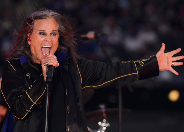 Ο Ozzy Osbourne πέθανε σε ηλικία 76 ετών, λίγες εβδομάδες μετά την αποχαιρετιστήρια συναυλία των Black Sabbath
