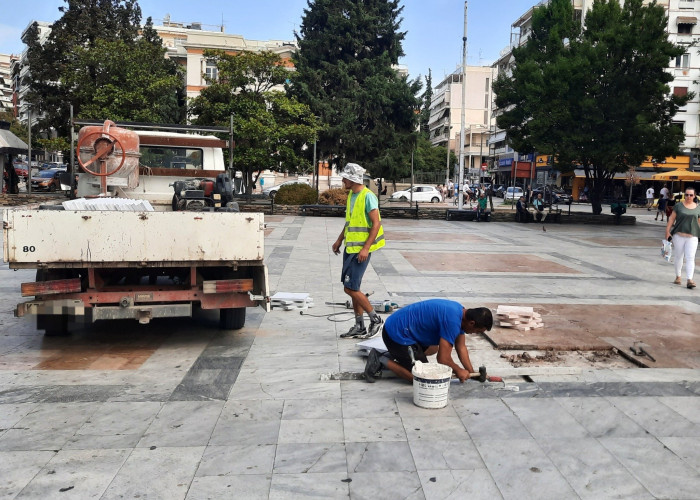 Πλατεία Ελευθερίας: Αλλάζουν τα πλακίδια